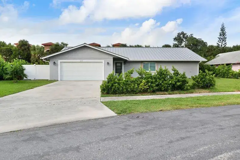 4 bedroom 2 bath Residential Lease for rent at 615 NE 15th Place, Boynton Beach FL 33435