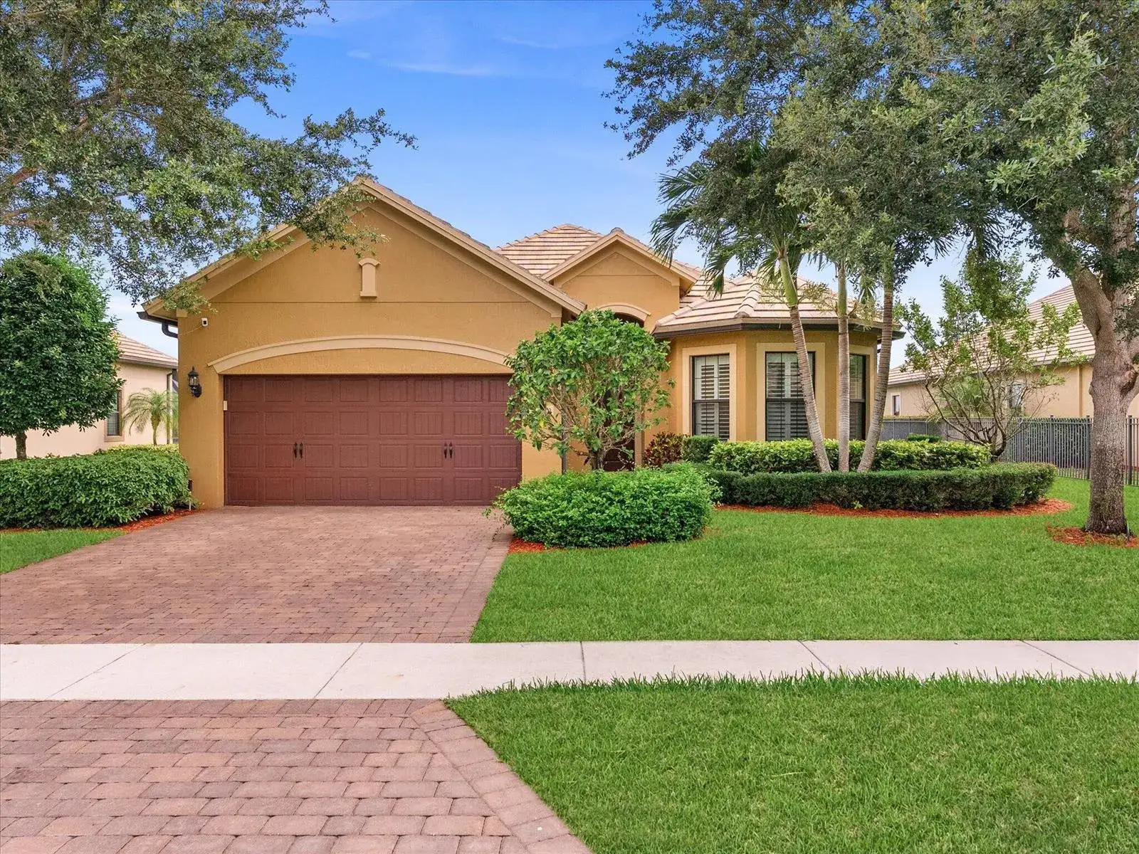 4 bedroom 2 bath Residential for sale at 4452 Siena Circle, Wellington FL 33414