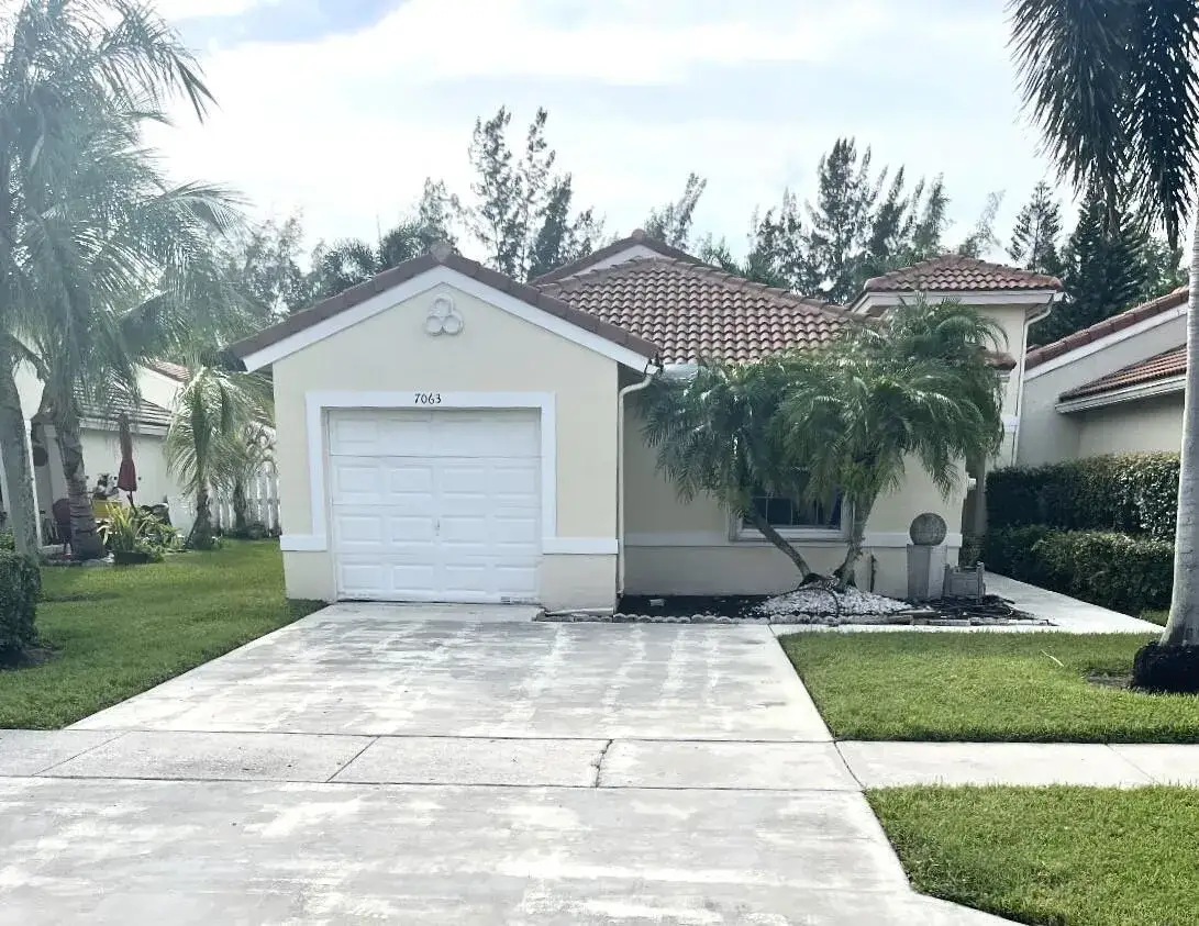 2 bedroom 2 bath Residential Lease for rent at 7063 Burgess Drive, FL 33467