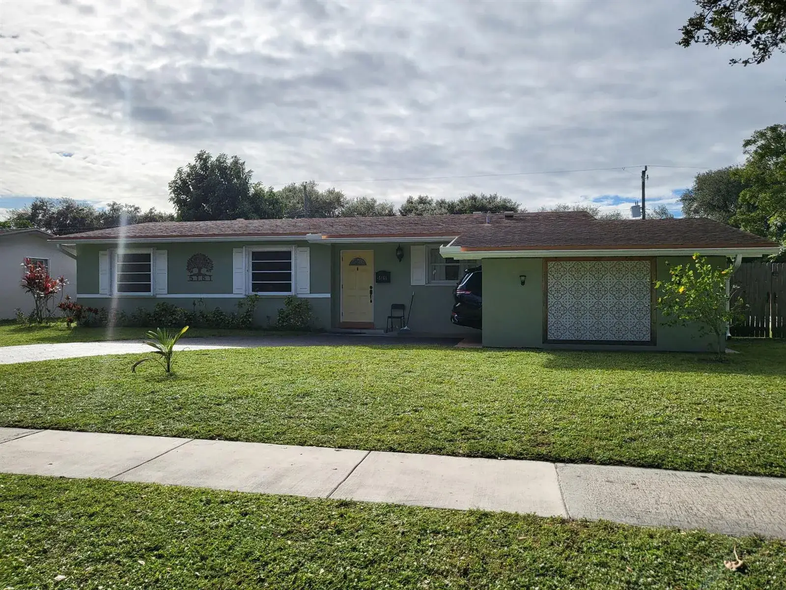 3 bedroom 2 bath Residential for sale at 5161 SW 90th Avenue, Cooper City FL 33328