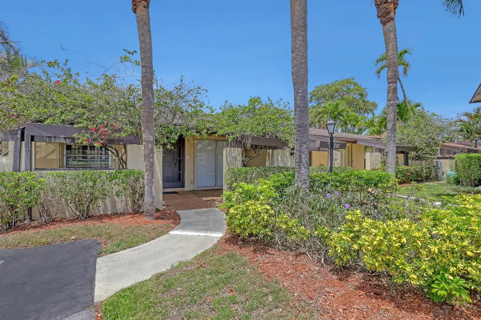 2 bedroom 2 bath Residential for sale at 13731 Via Aurora # A, Delray Beach FL 33484