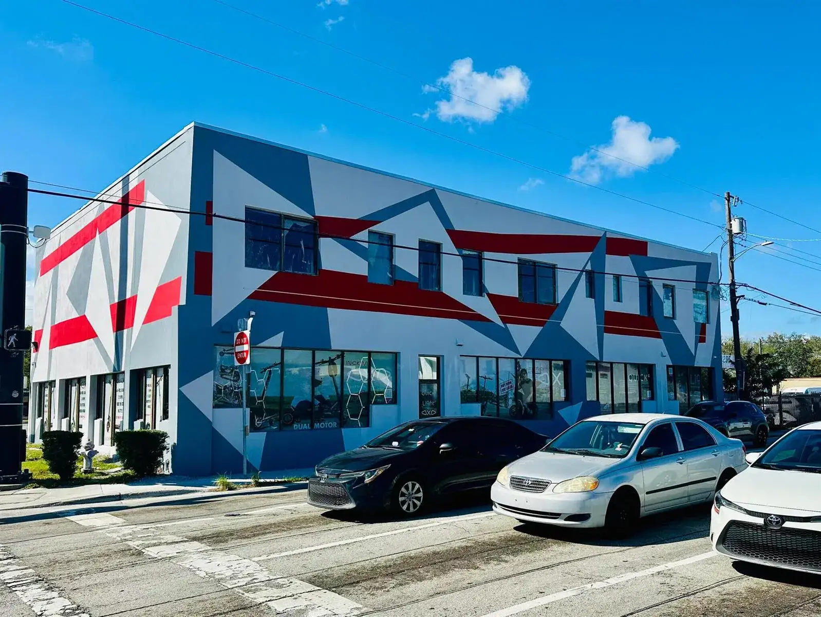 Commercial Sale for sale at 9 N Dixie Highway, Hallandale Beach FL 33009