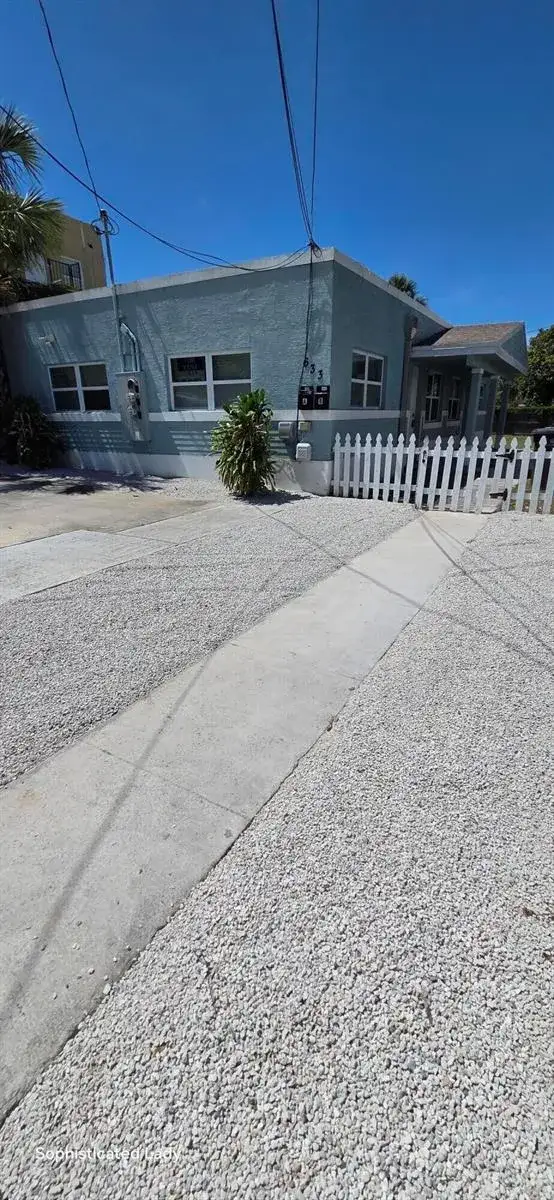 2 bedroom 2 bath Residential Lease for rent at 633 11th Street, West Palm Beach FL 33401