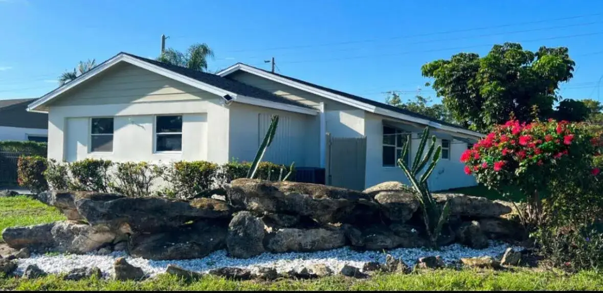 3 bedroom 2 bath Residential Lease for rent at 462 S Haverhill Road, West Palm Beach FL 33415