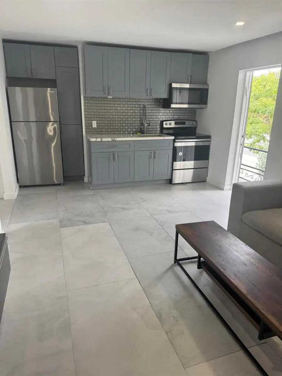 1 bedroom 1 bath Residential Lease for rent at 2201 Greene Street # 5, Hollywood FL 33020
