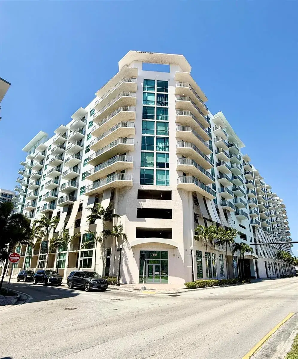 2 bedroom 2 bath Residential for sale at 140 S Dixie Highway # 813, Hollywood FL 33020