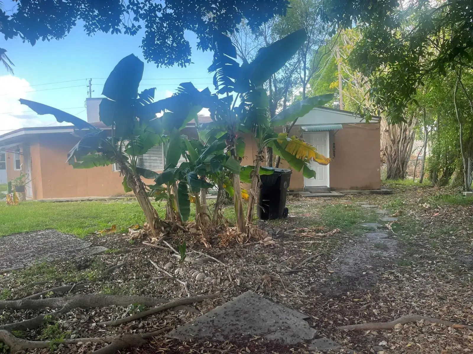 1 bedroom 1 bath Residential Lease for rent at 2025 Delphia Street, West Palm Beach FL 33401