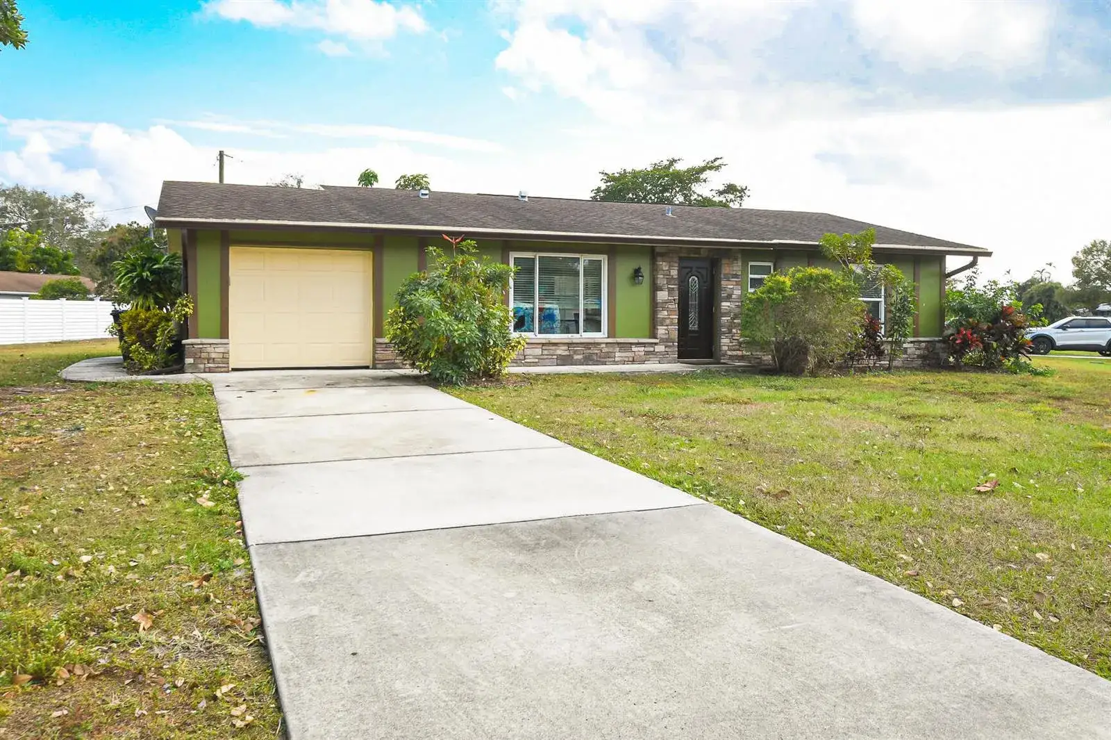 2 bedroom 2 bath Residential for sale at 610 NW Marion Avenue, Port St. Lucie FL 34983
