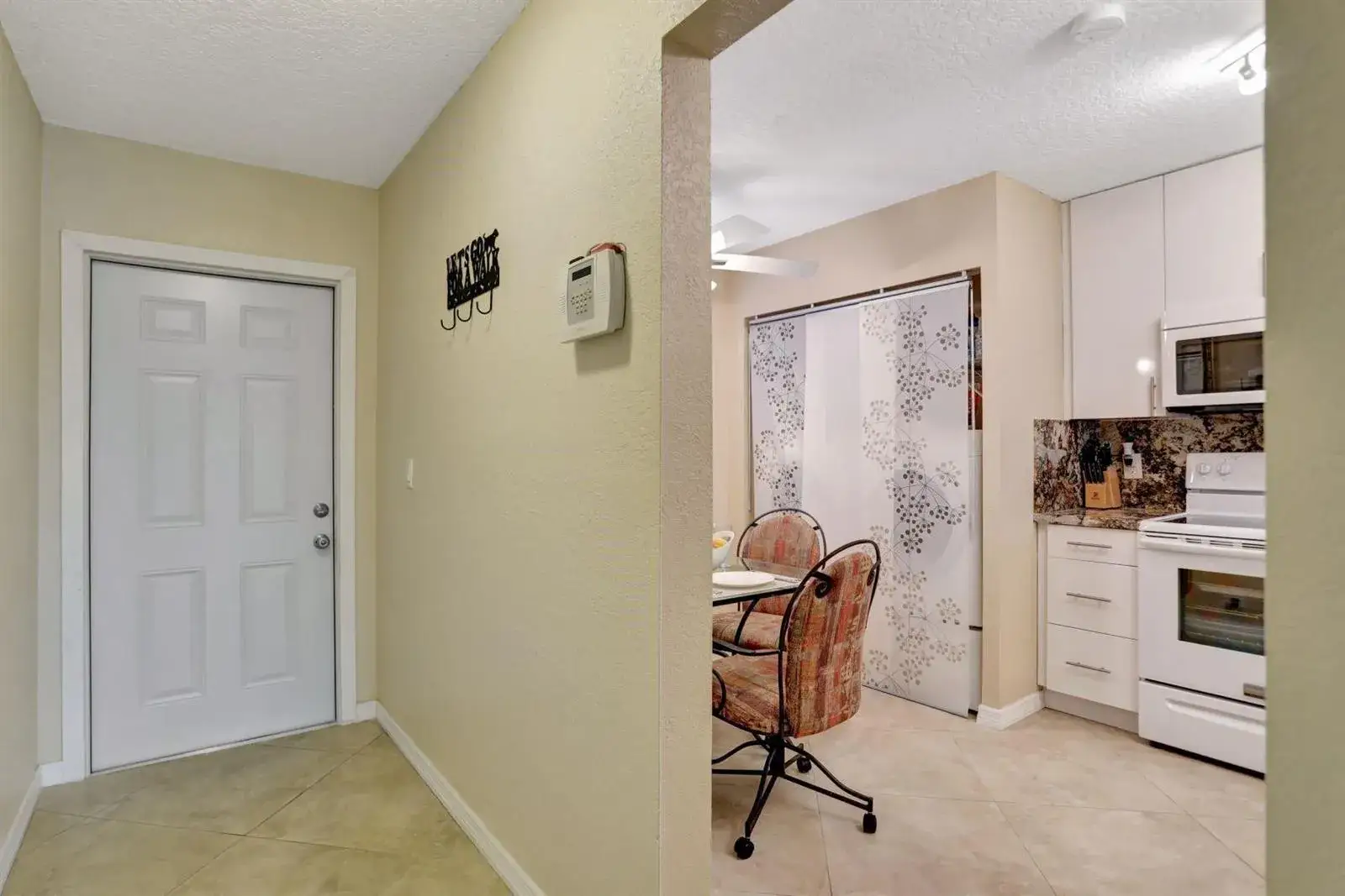 2 bedroom 2 bath Residential Lease for rent at 7561 NW 1st Street NW # 302, Margate FL 33063