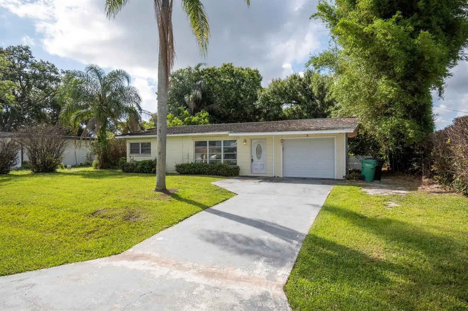 2 bedroom 1 bath Residential for sale at 770 Lomas Street, Port St. Lucie FL 34952