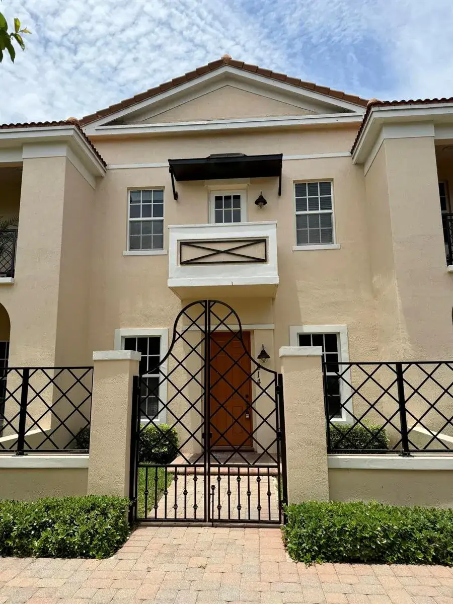3 bedroom 3 bath Residential for sale at 814 NW 82nd Place, Boca Raton FL 33487