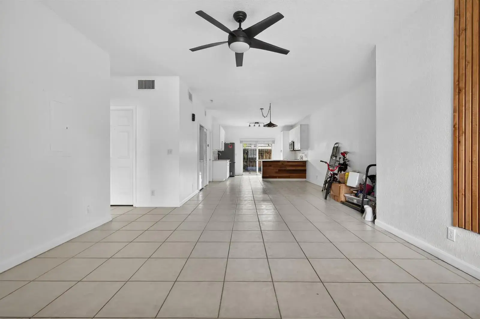 2 bedroom 2 bath Residential Lease for rent at 4902 Washington Street # 4, Hollywood FL 33021