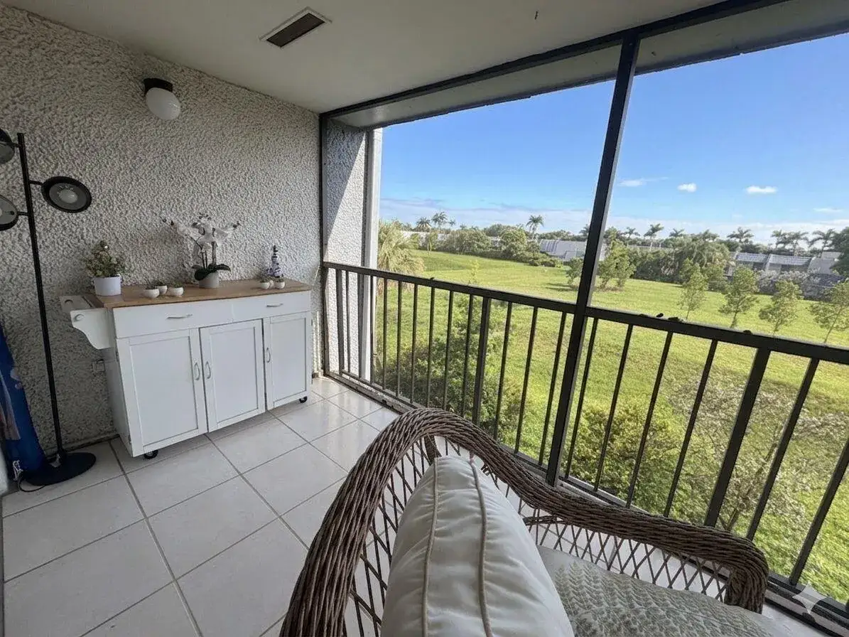 1 bedroom 1 bath Residential Lease for rent at 4284 Deste # 304, Lake Worth FL 33467