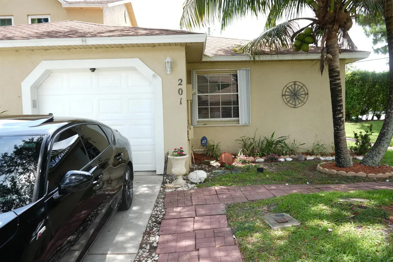 2 bedroom 2 bath Residential for sale at 201 Maplewood Drive # 201, FL 33415