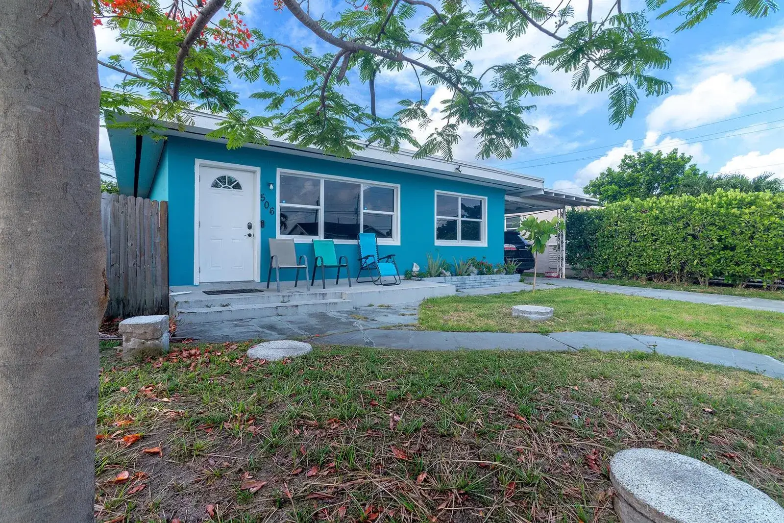 2 bedroom 2 bath Residential for sale at 506 Worthmore Drive, FL 33460