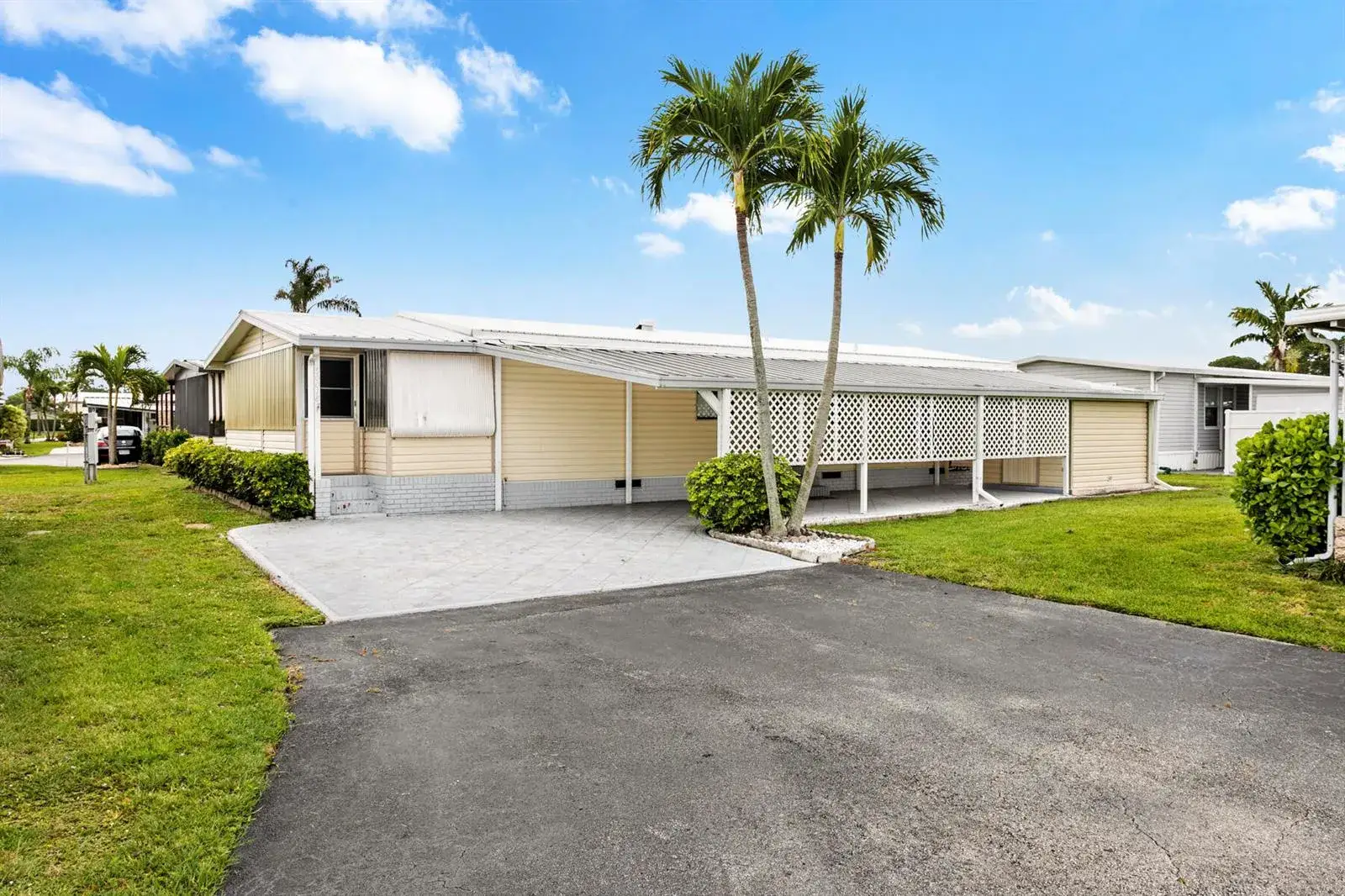 2 bedroom 2 bath Residential for sale at 50018 Hacha Bay, Boynton Beach FL 33436