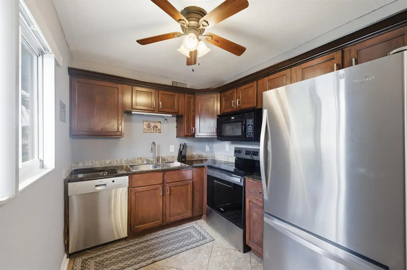 2 bedroom 2 bath Residential Lease for rent at 376 Saxony H, Delray Beach FL 33446