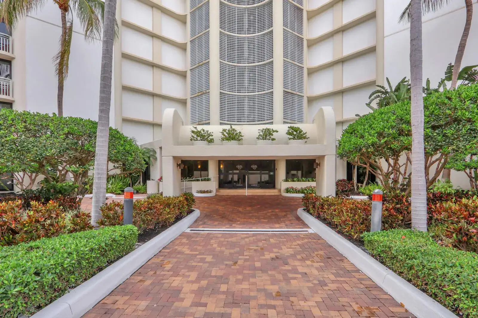2 bedroom 2 bath Residential Lease for rent at 3000 N Ocean Drive # 7h, Singer Island FL 33404