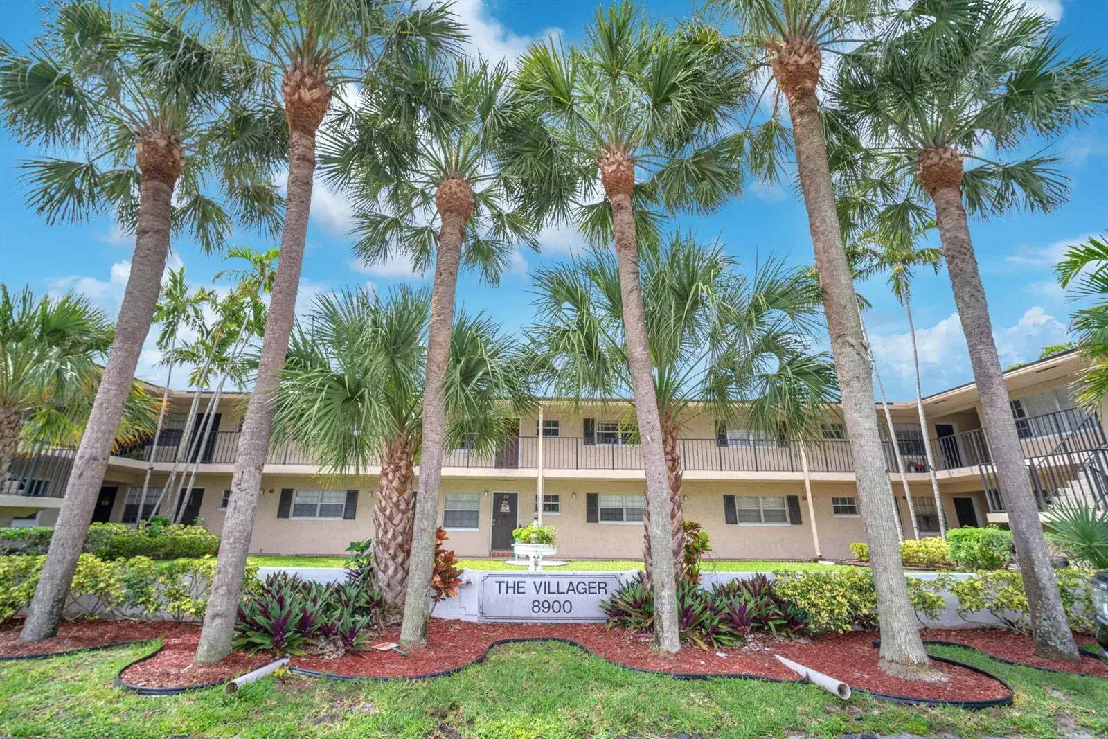 2 bedroom 2 bath Residential for sale at 8900 W Sample Road # 204, Coral Springs FL 33065