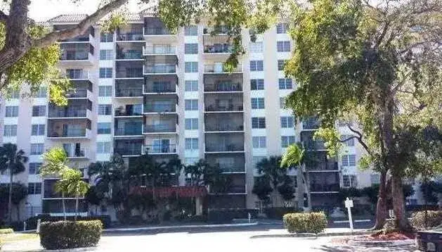 2 bedroom 2 bath Residential Lease for rent at 4164 Inverrary Drive # 102, Lauderhill FL 33319