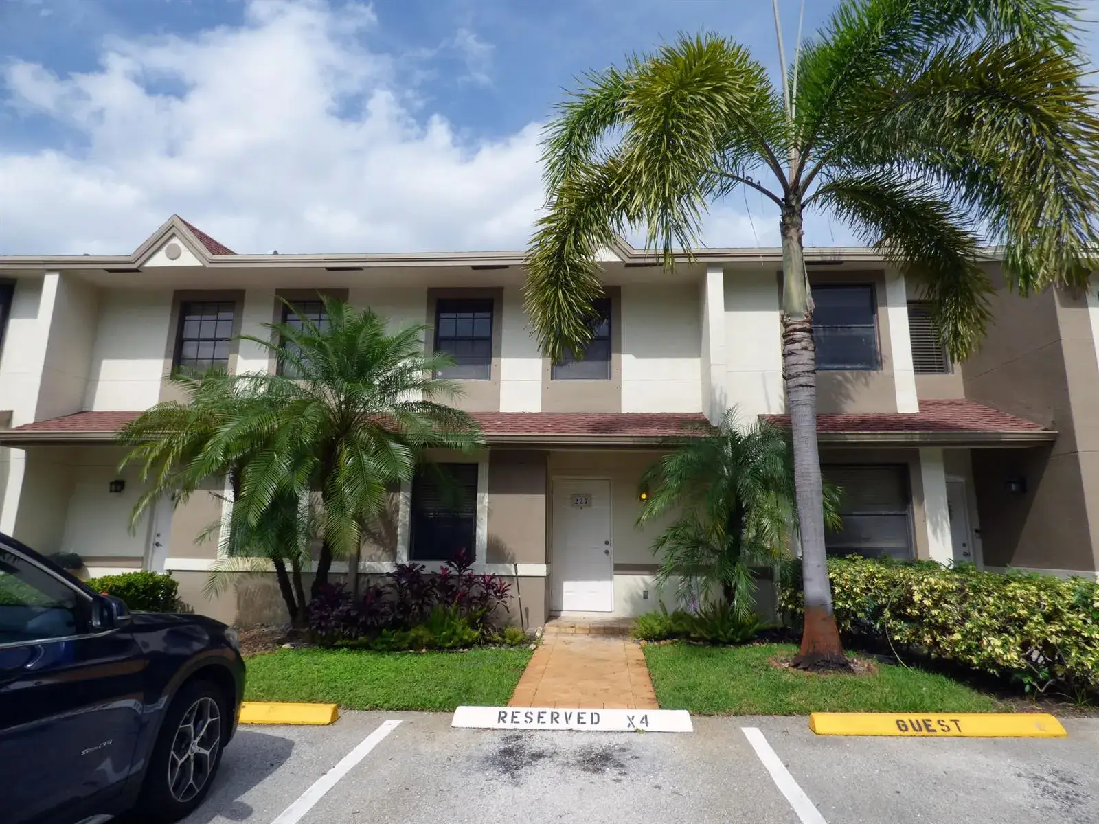 2 bedroom 1 bath Residential Lease for rent at 227 City View Drive, Fort Lauderdale FL 33311