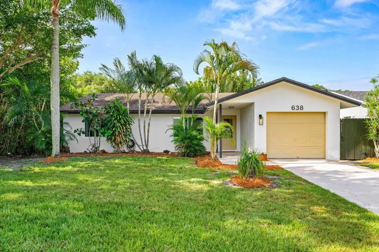 3 bedroom 2 bath Residential for sale at 638 SW 4th Avenue, Boynton Beach FL 33426