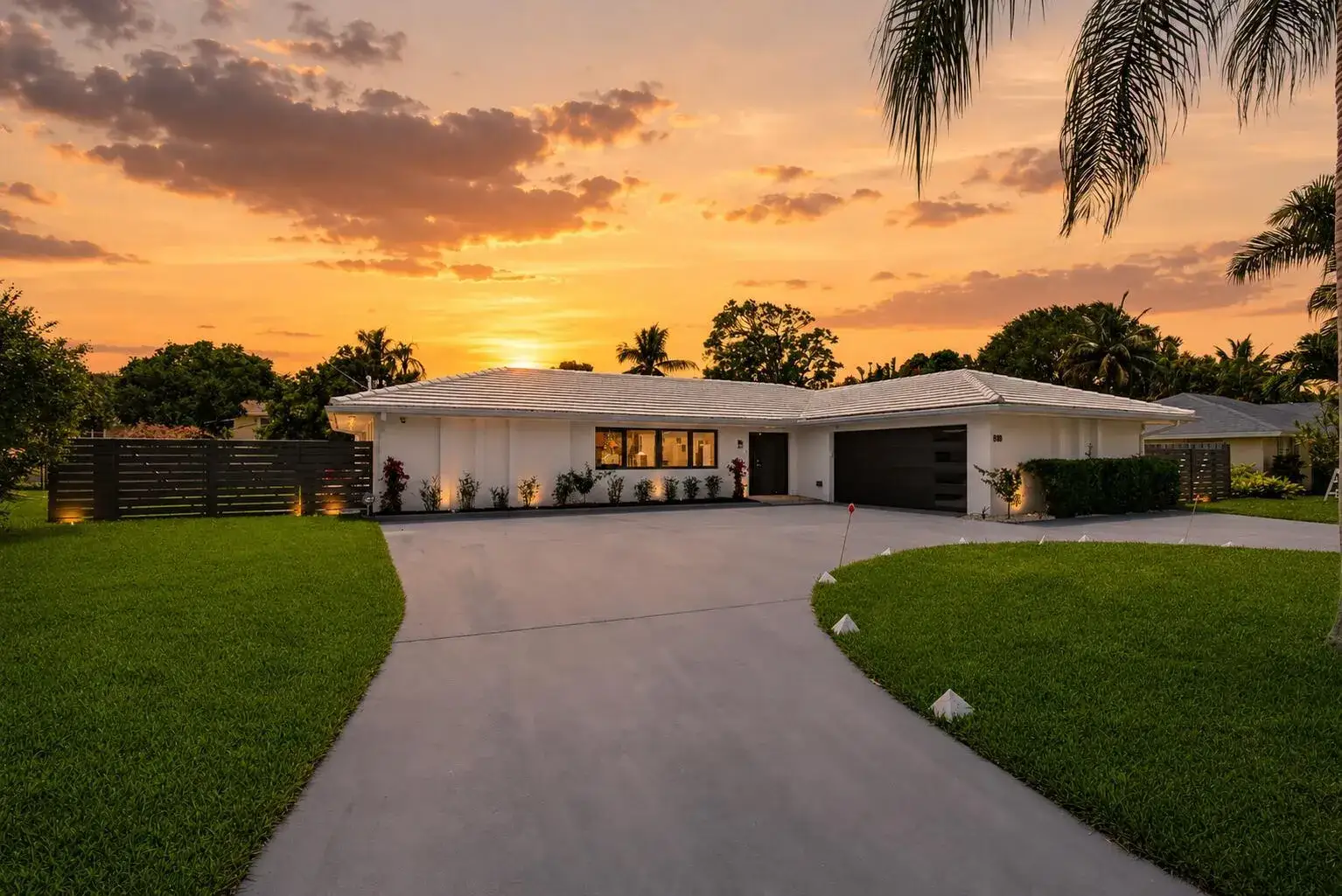 3 bedroom 3 bath Residential for sale at 8111 W Lake Drive, Lake Clarke Shores FL 33406