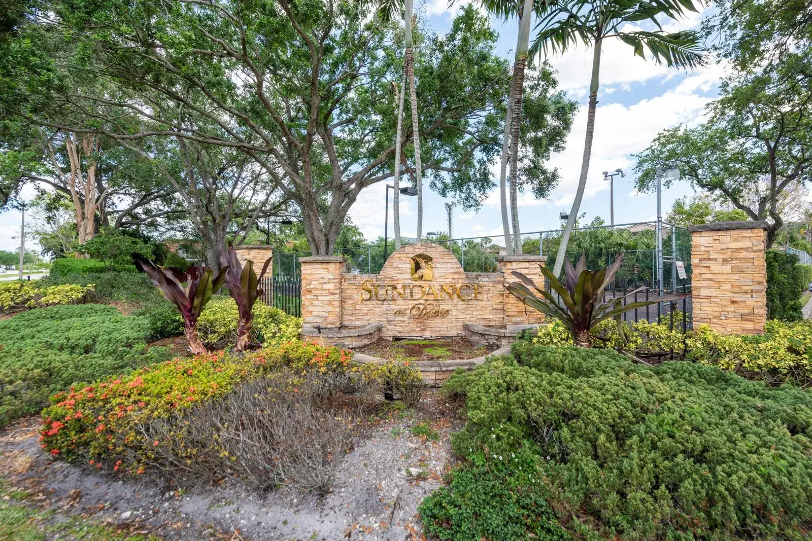 2 bedroom 2 bath Residential for sale at 2926 S University Drive # 6202, Davie FL 33328