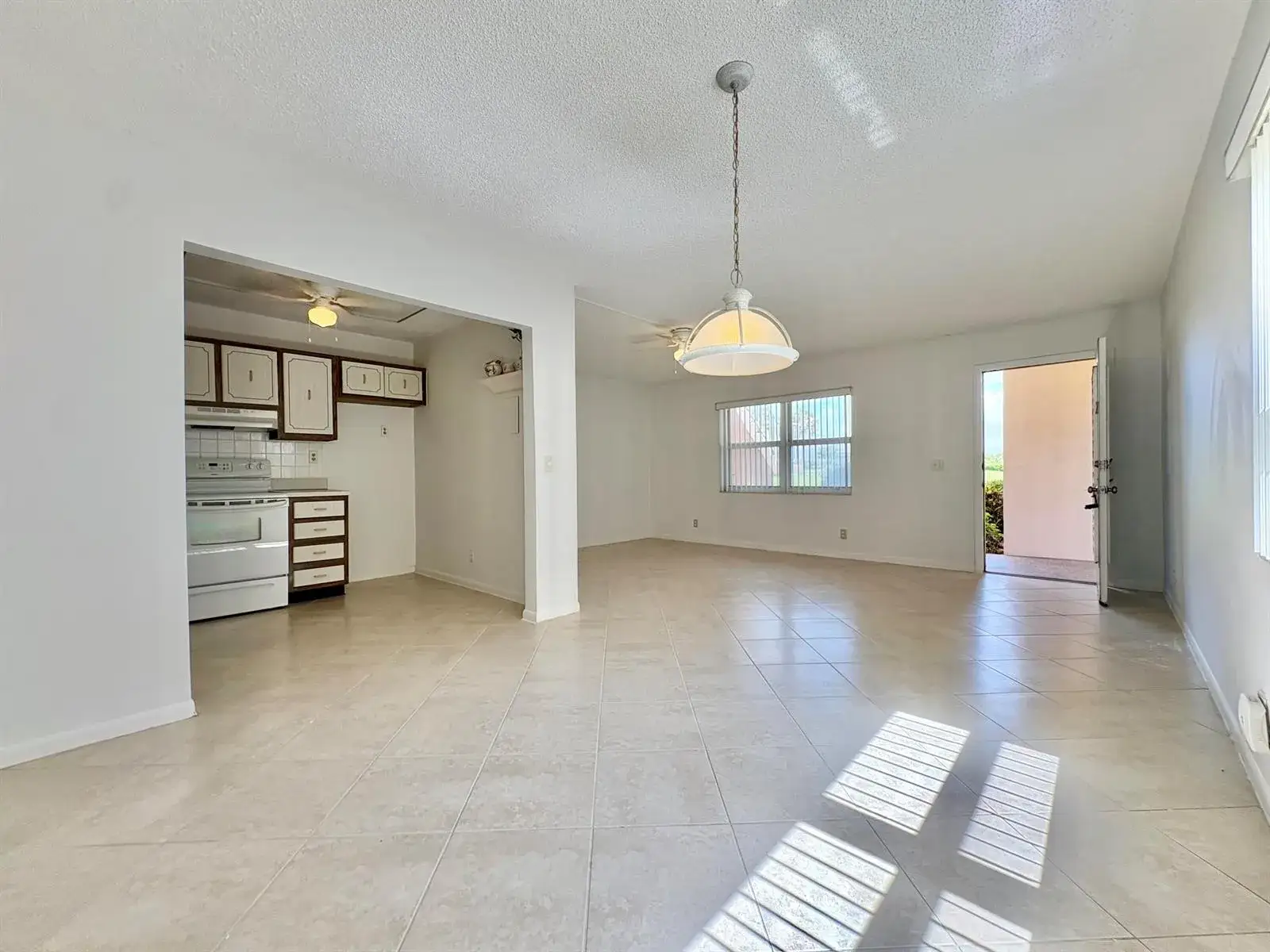 1 bedroom 1 bath Residential for sale at 359 Capri H # 359, Delray Beach FL 33484