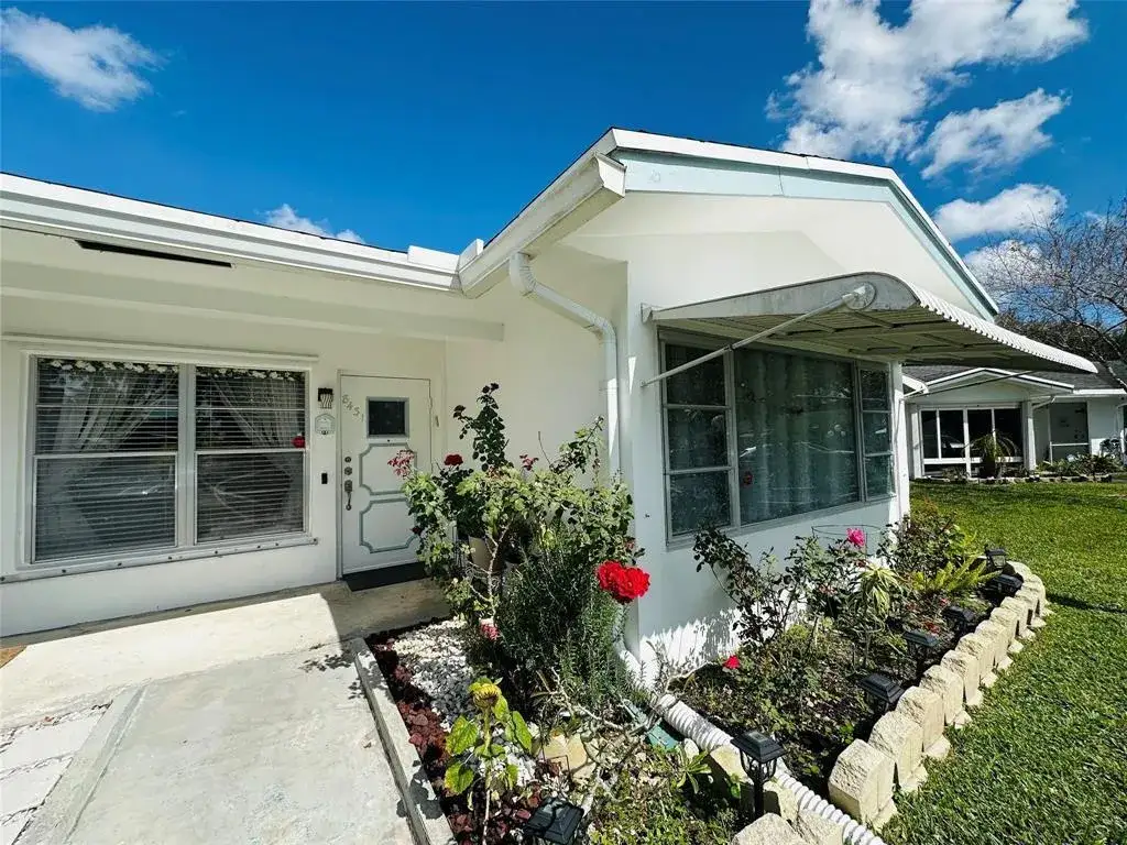 2 bedroom 2 bath Residential for sale at 8431 NW 12th Street # D68, Plantation FL 33322