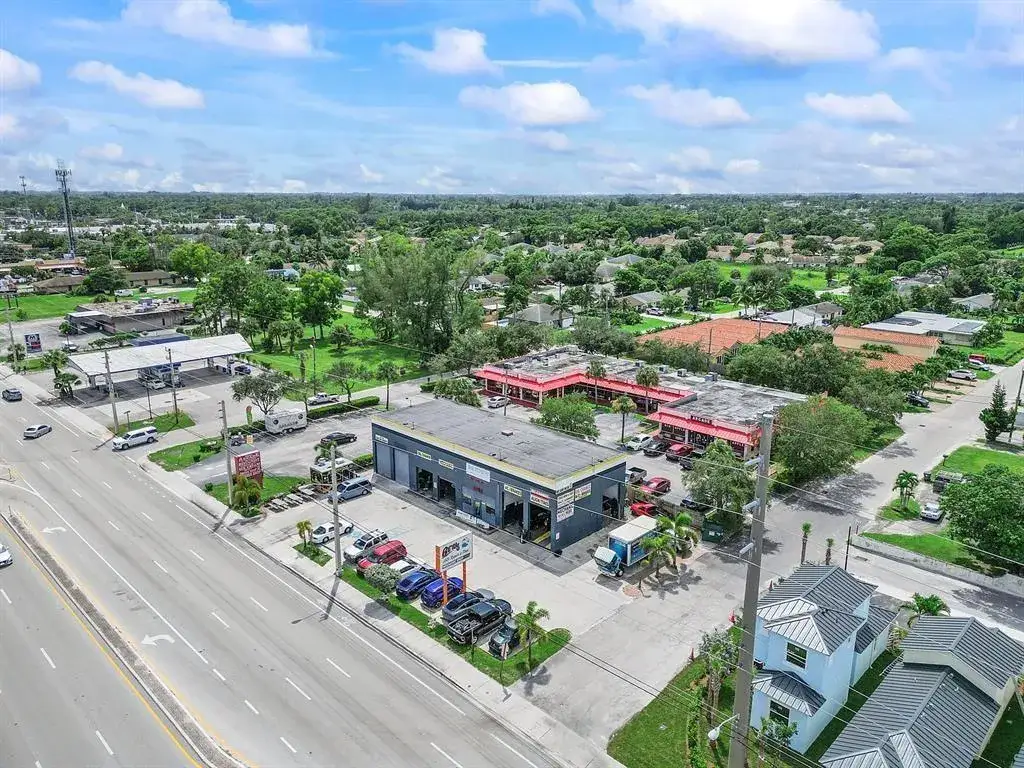Commercial Sale for sale at 3593 S Military Trail, Lake Worth FL 33463
