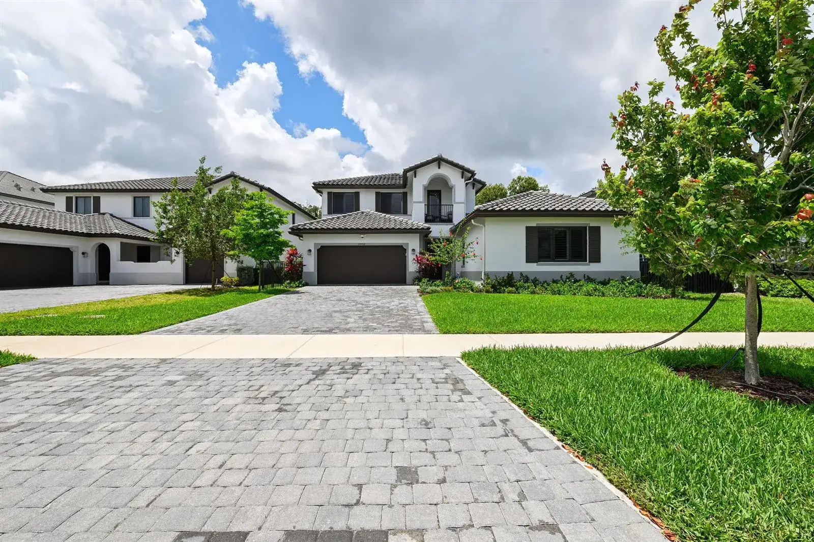 6 bedroom 5 bath Residential for sale at 10466 SW 57th Court, Cooper City FL 33328