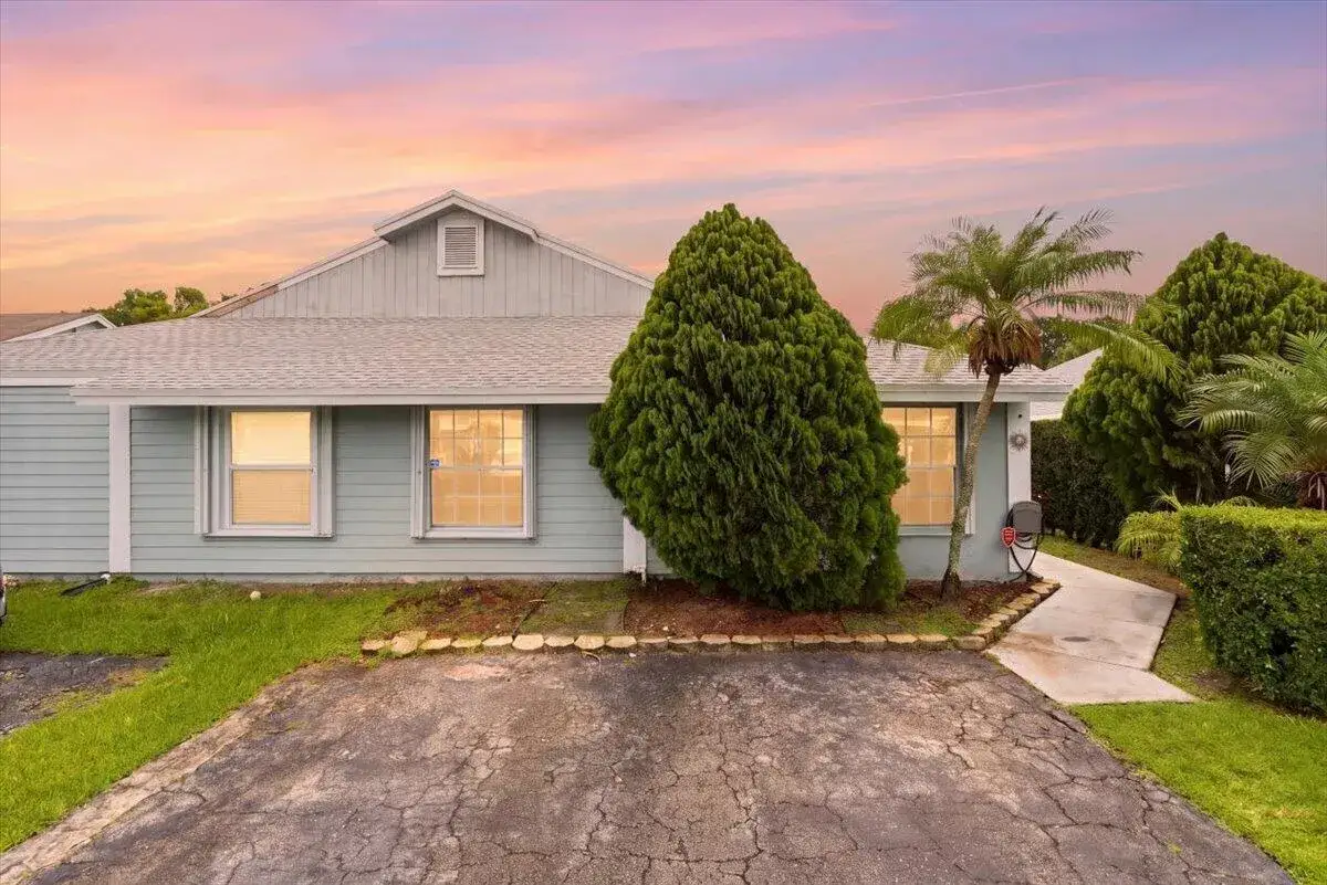 3 bedroom 2 bath Residential for sale at 970 SW 111th Way, Davie FL 33324