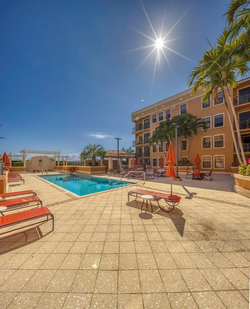 2 bedroom 2 bath Residential Lease for rent at 511 Lucerne Avenue # 401, FL 33460