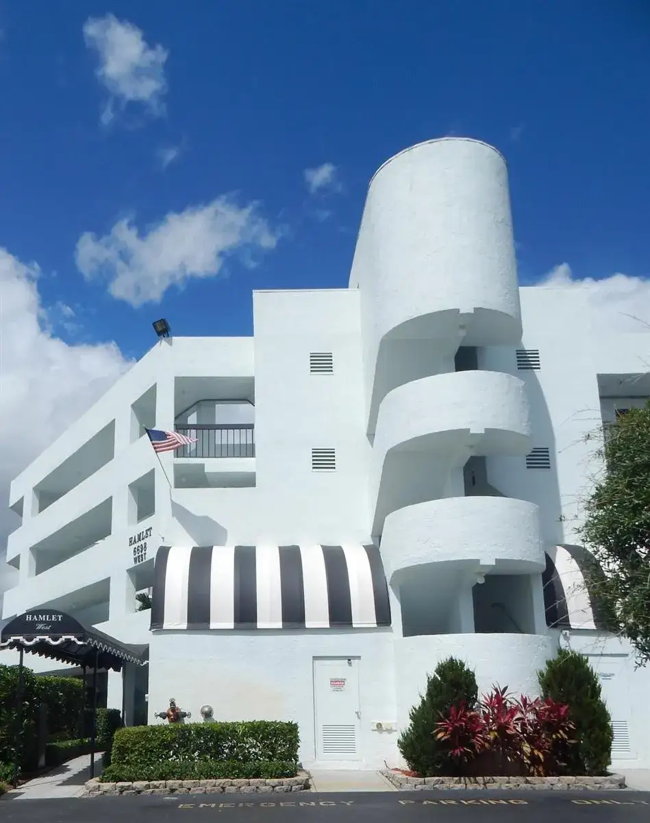 2 bedroom 2 bath Residential for sale at 6698 N 10th Ave N # 215, Lake Worth FL 33467