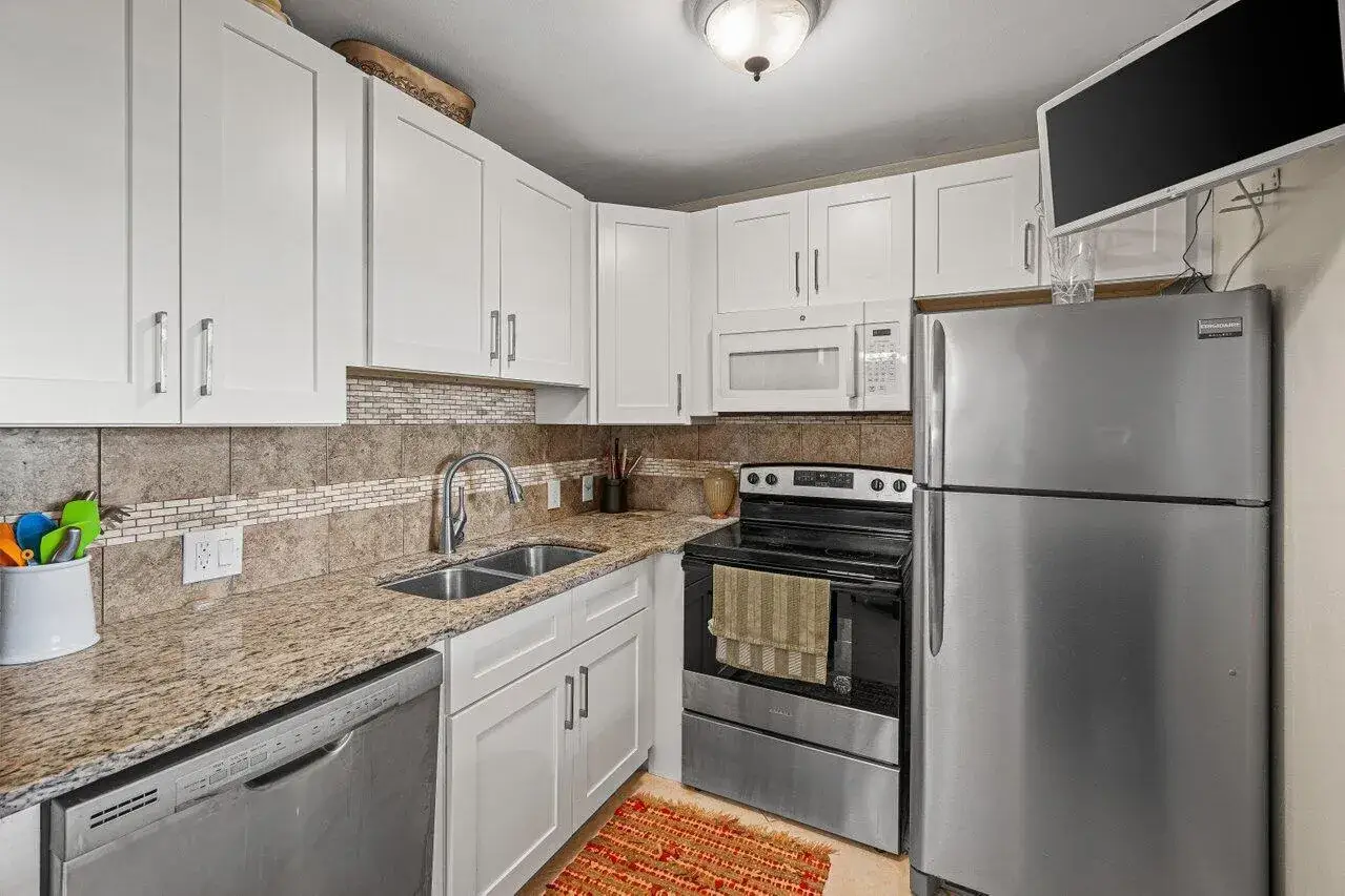 1 bedroom 1 bath Residential for sale at 175 Suffolk E, Boca Raton FL 33434