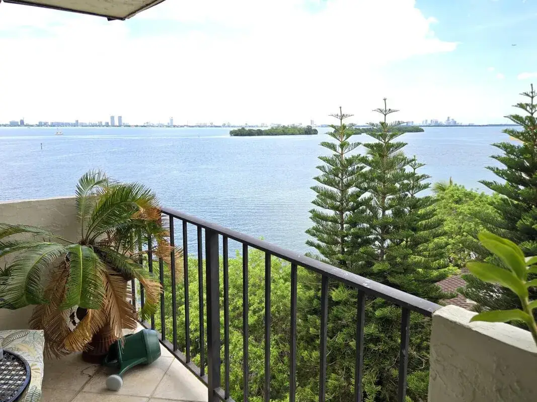 1 bedroom 1 bath Residential for sale at 7795 NE Bayshore Court # 502, Miami FL 33138