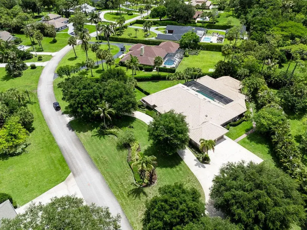 4 bedroom 4 bath Residential for sale at 13406 Doubletree Circle, Wellington FL 33414