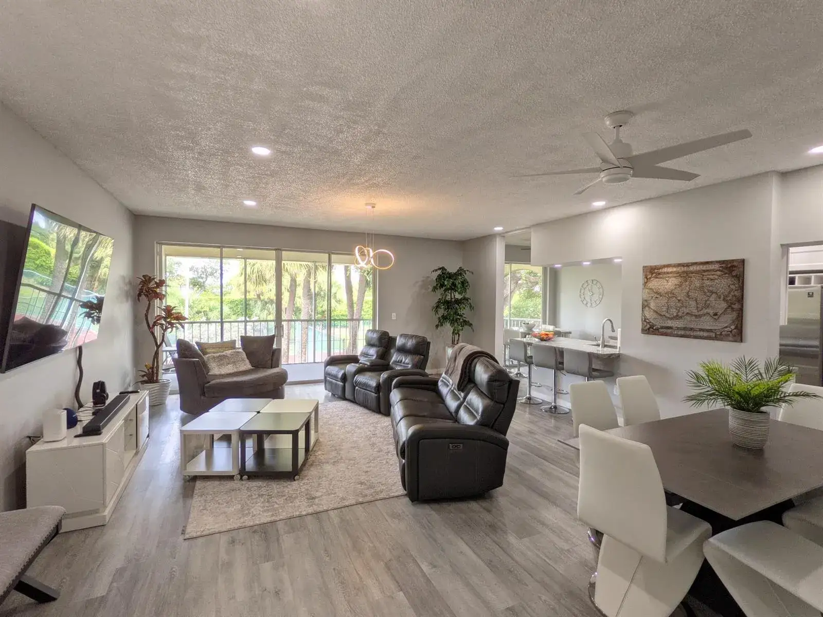 2 bedroom 2 bath Residential for sale at 105 Half Moon Circle # F2, Hypoluxo FL 33462