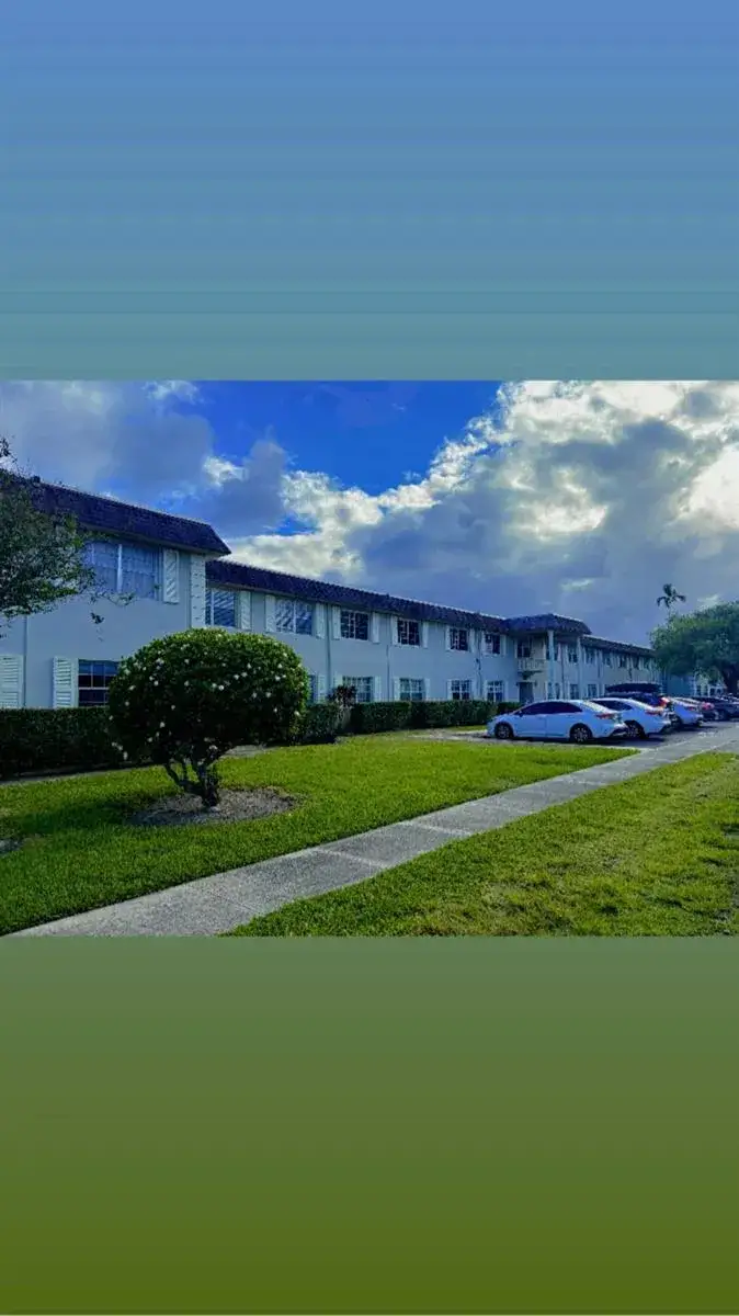 1 bedroom 1 bath Residential for sale at 1560 Mckinley Street # 111w, Hollywood FL 33020