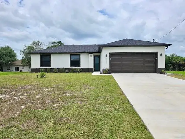 3 bedroom 2 bath Residential for sale at 1151 Jabara Circle, FL 33935