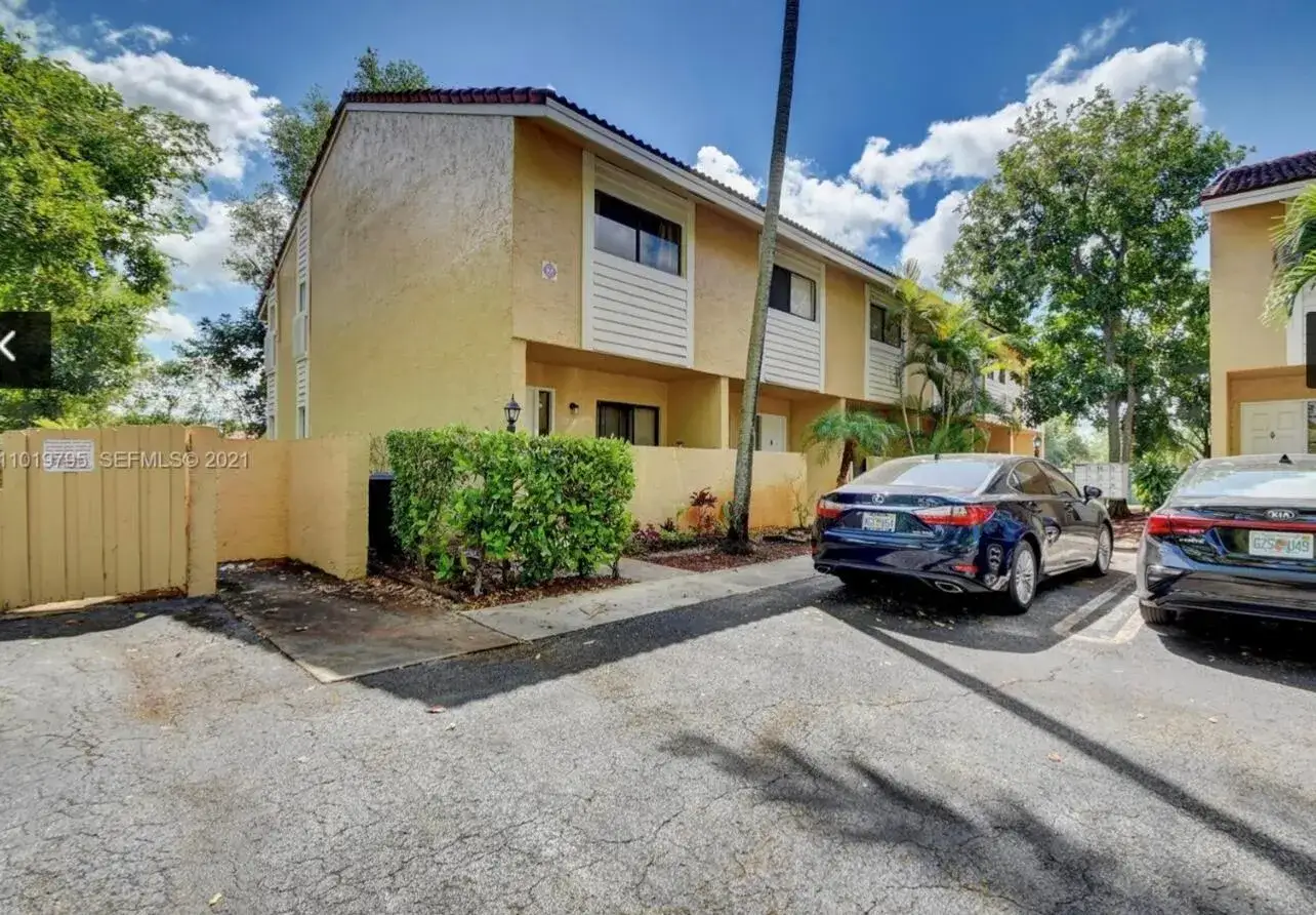 2 bedroom 1 bath Residential Lease for rent at 9270 NW 40th Street, Coral Springs FL 33065