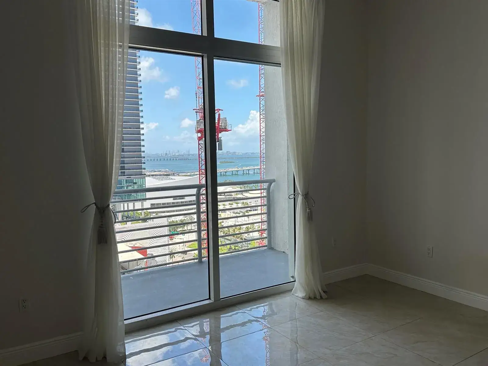 1 bedroom 1 bath Residential Lease for rent at 234 NE 3rd Street, Miami FL 33132
