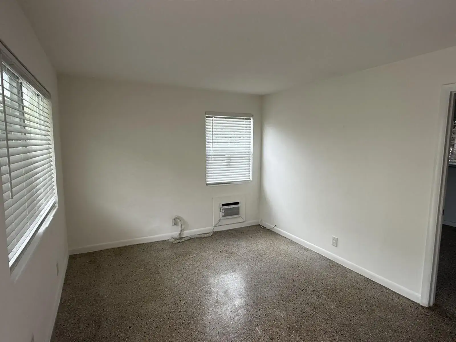 1 bedroom 1 bath Residential Lease for rent at 1118 N H Street # 4, FL 33460