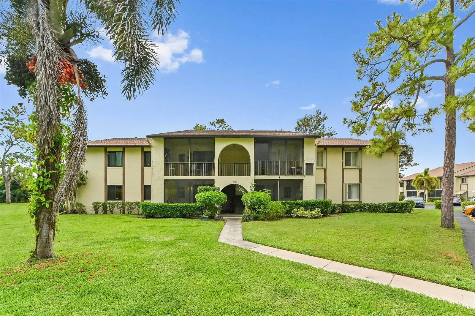 2 bedroom 2 bath Residential for sale at 319 Knotty Pine Circle # 1, FL 33463