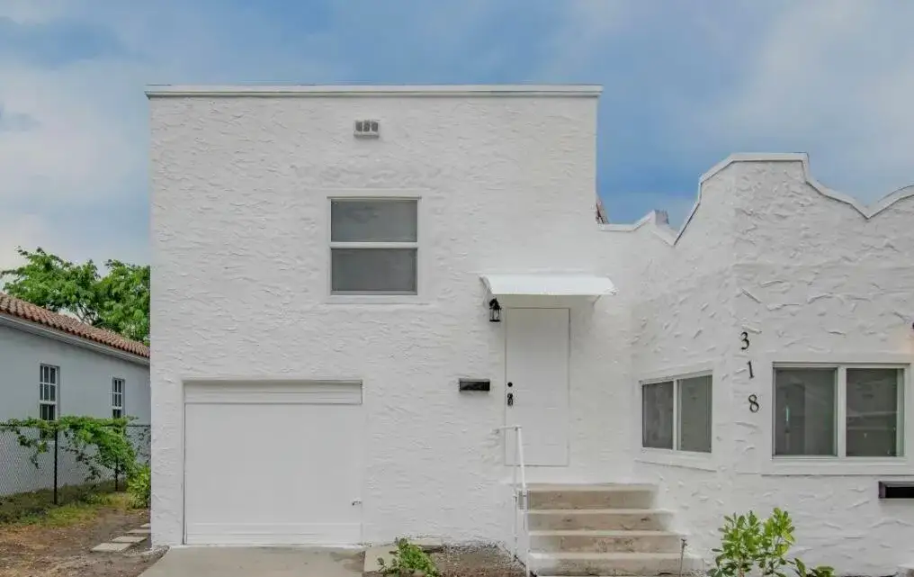 1 bath Residential Lease for rent at 318 N E Street, FL 33460