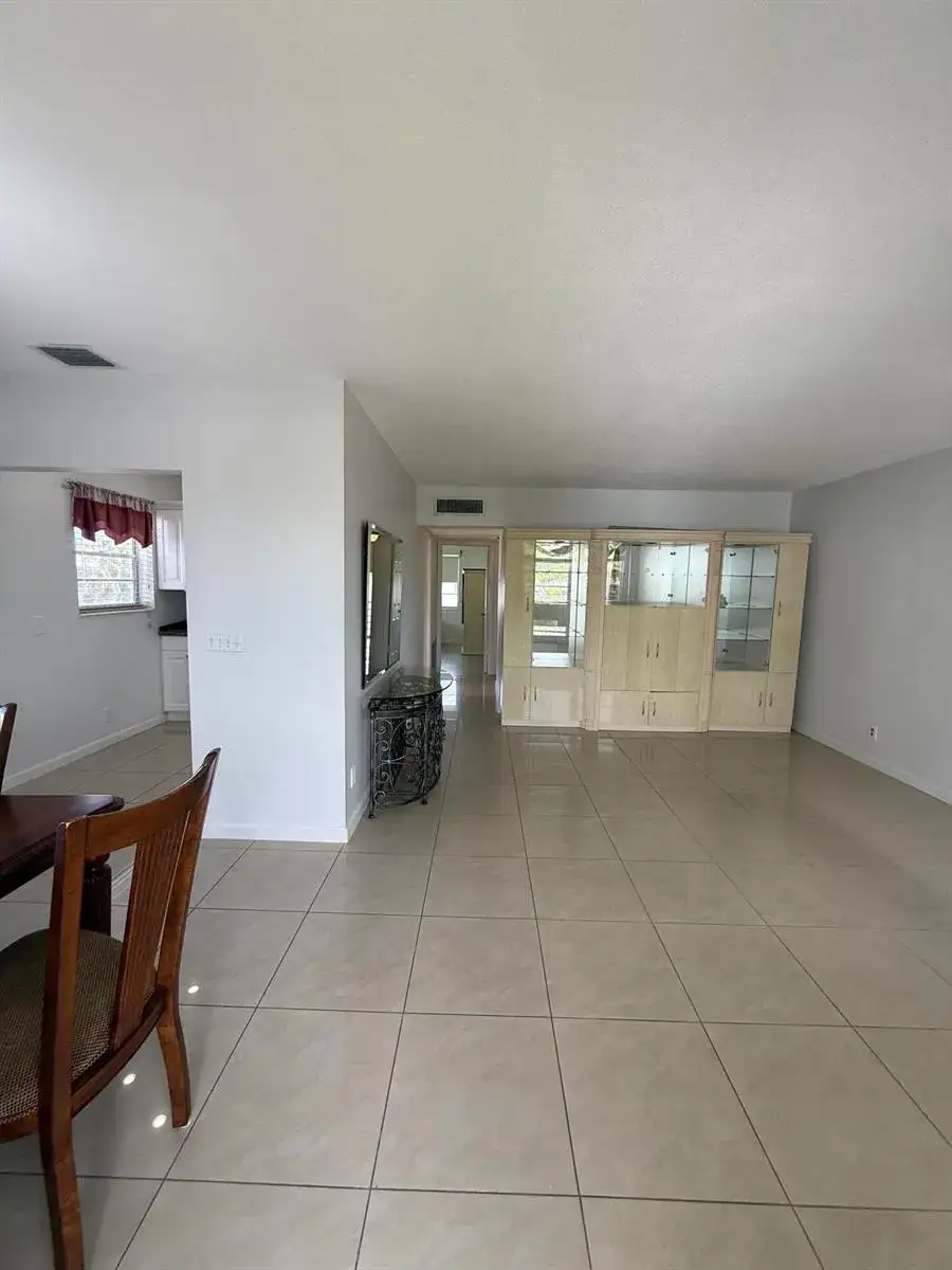 2 bedroom 1 bath Residential Lease for rent at 184 Easthampton H, West Palm Beach FL 33417
