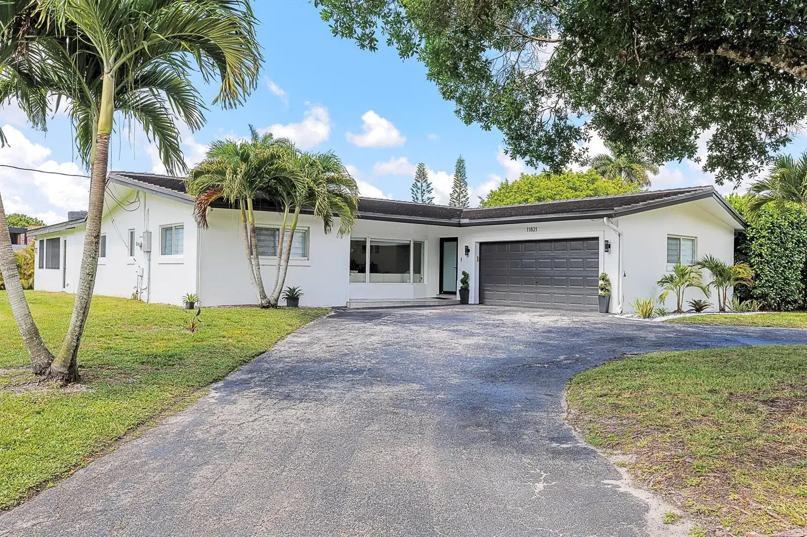 3 bedroom 2 bath Residential for sale at 11821 NW 6th Court, Plantation FL 33325
