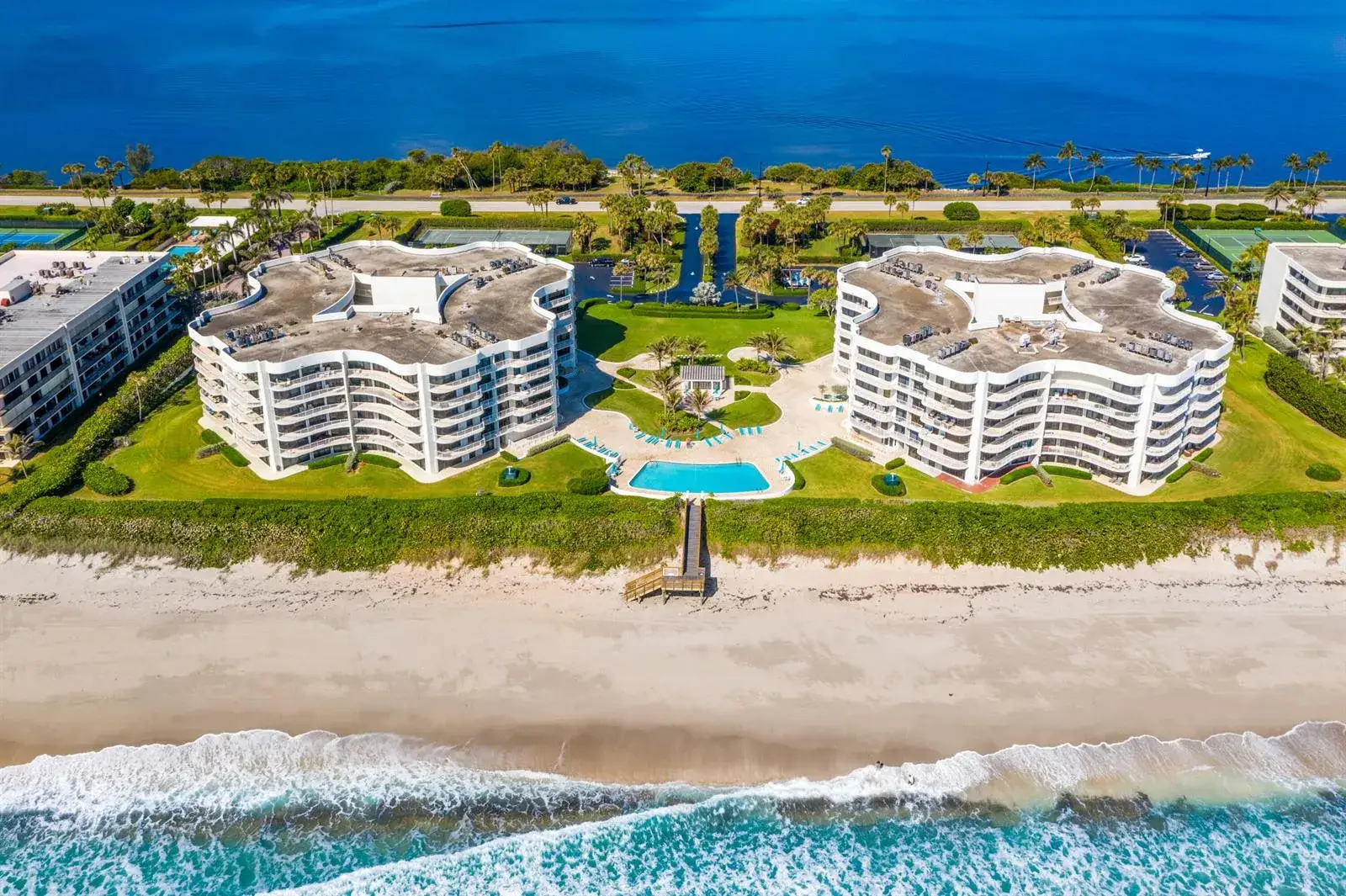 3 bedroom 2 bath Residential for sale at 3360 S Ocean Boulevard # I, Palm Beach FL 33480