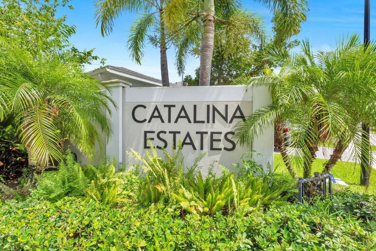 5 bedroom 3 bath Residential for sale at 4506 Catalina Way, FL 33463